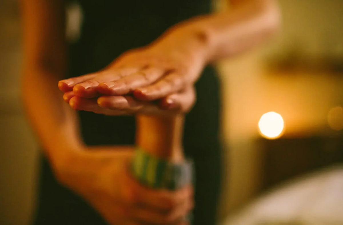 How to give a back and shoulder massage