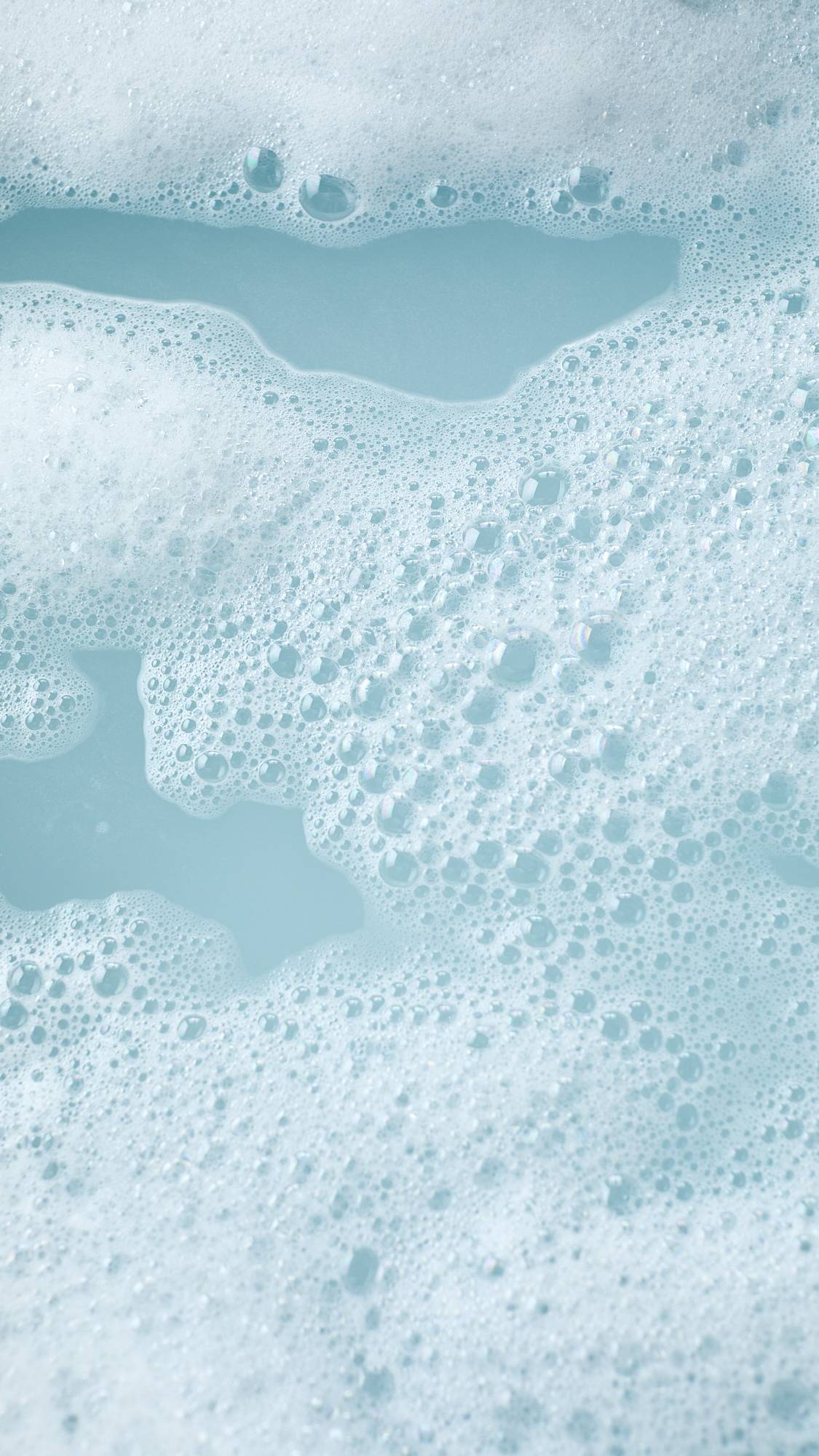 Bubbly blue water after Lush&